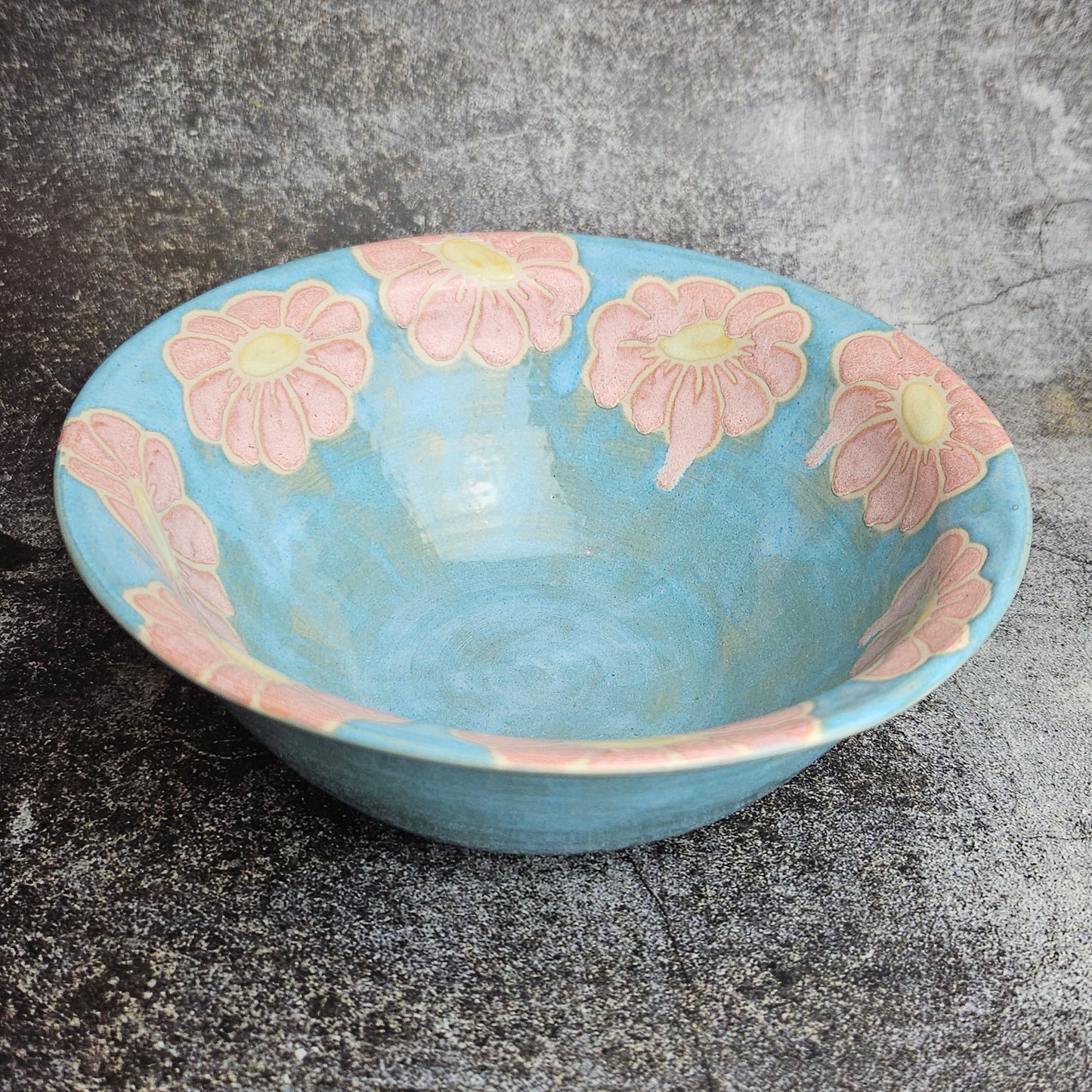 Daisy medium serving bowl