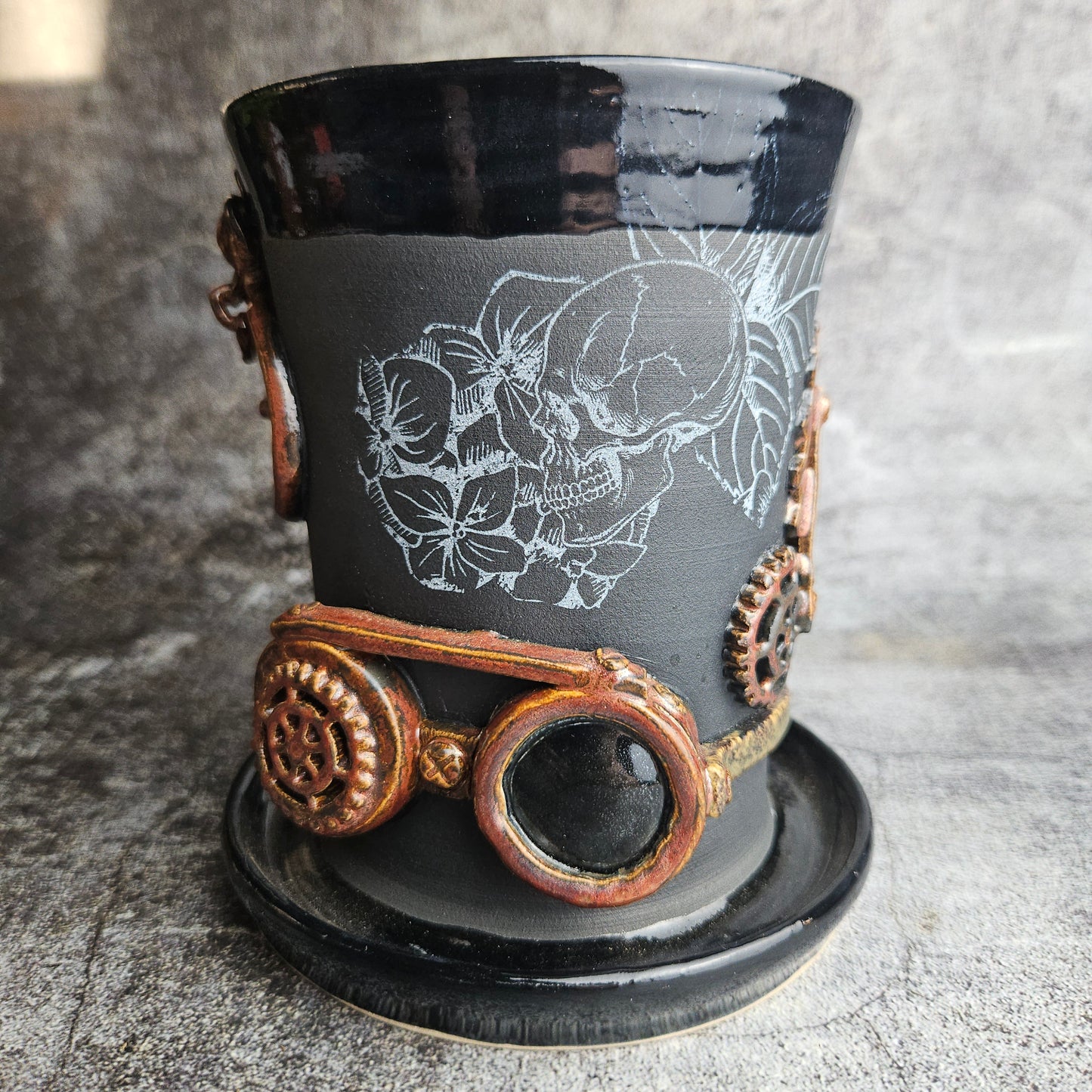 Steampunk top hat vase