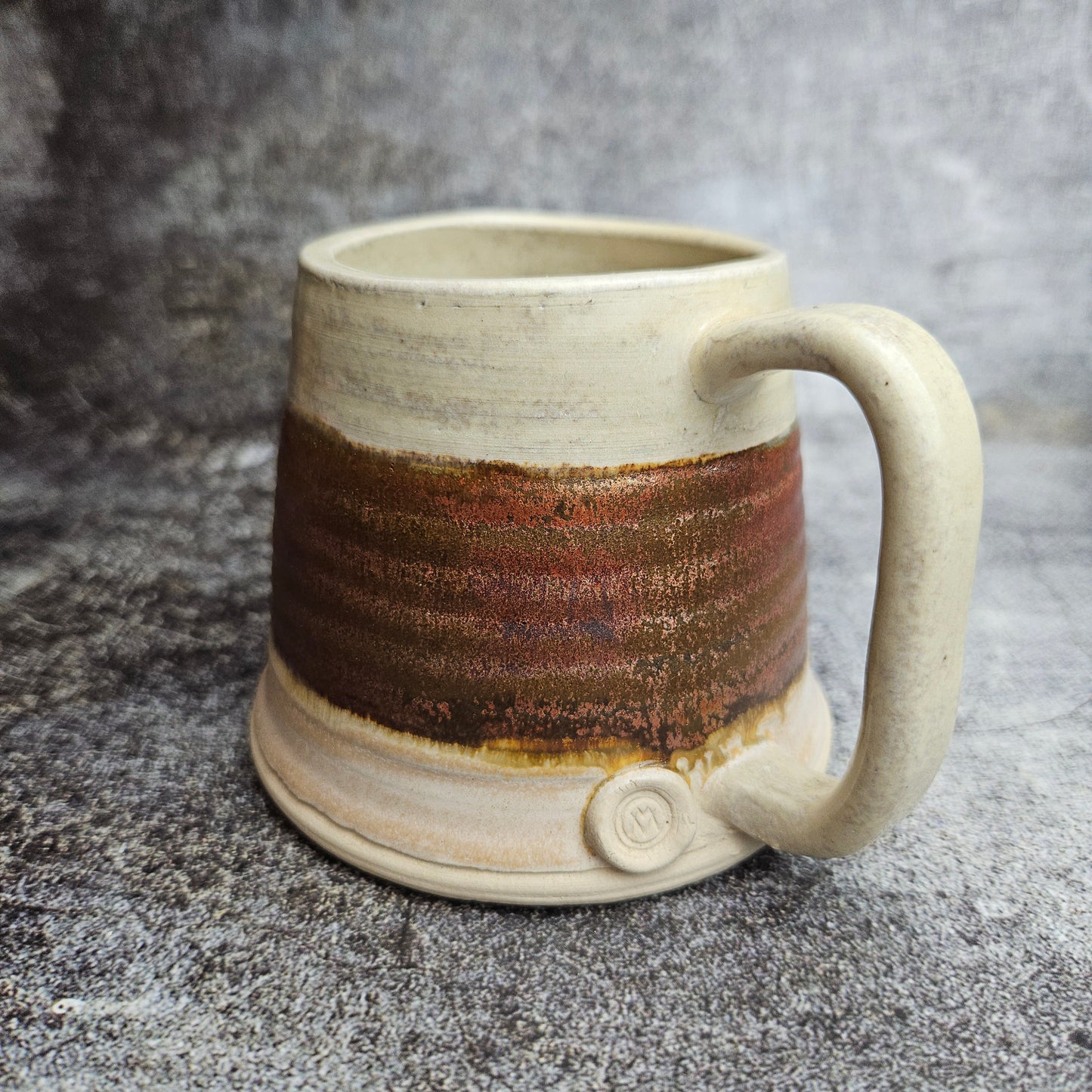 Short tankard, copper and white mug