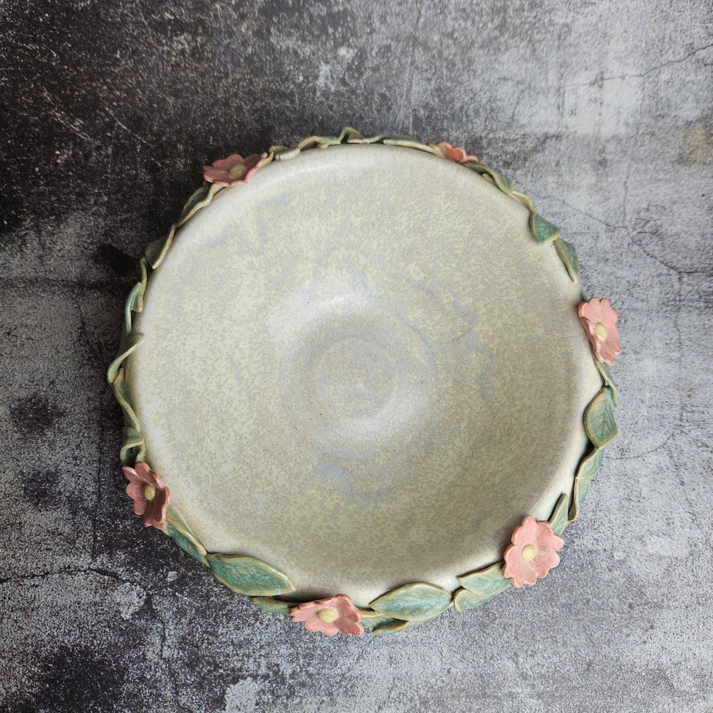 Dog rose rimmed small serving bowl