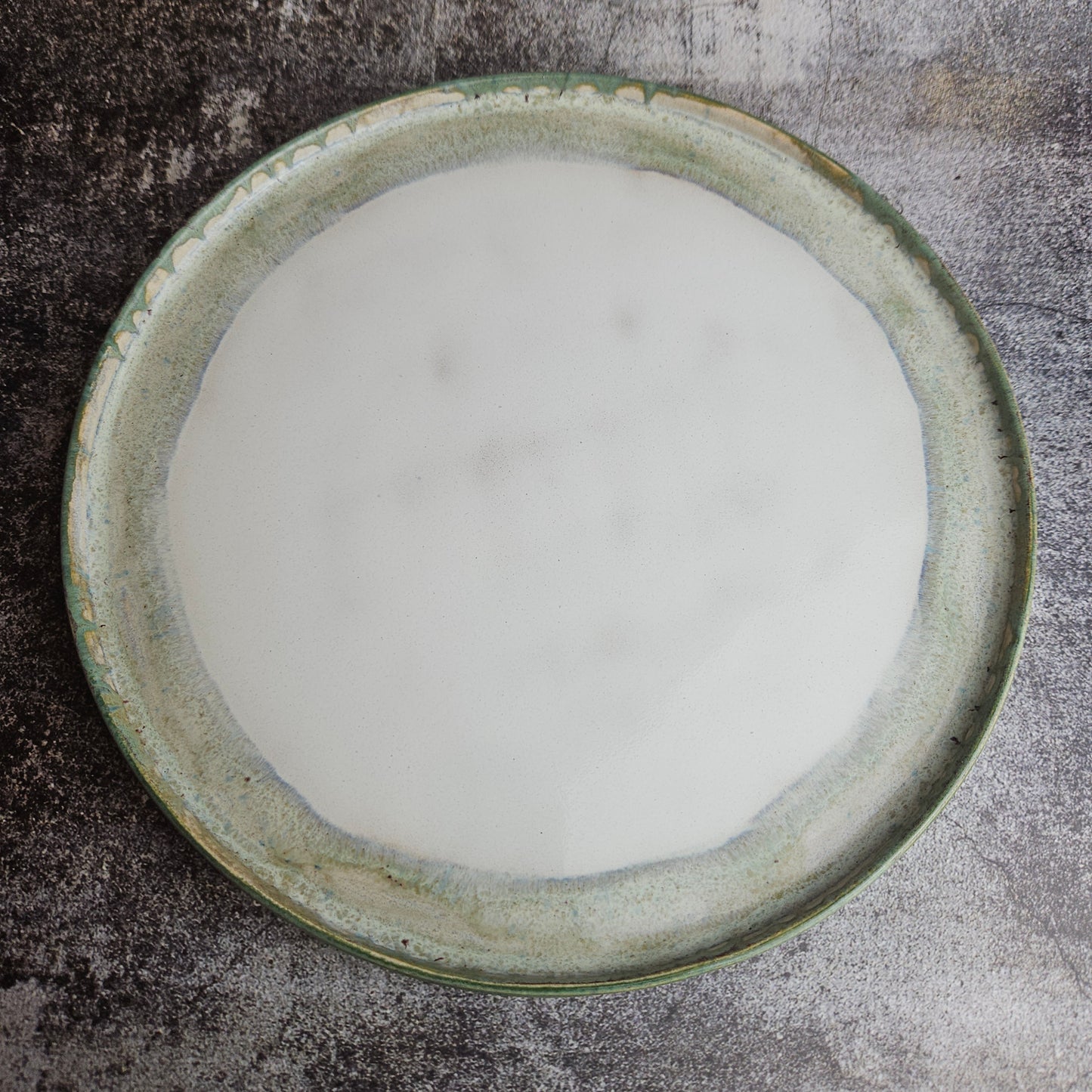 Dinner plate, kiwi green and white