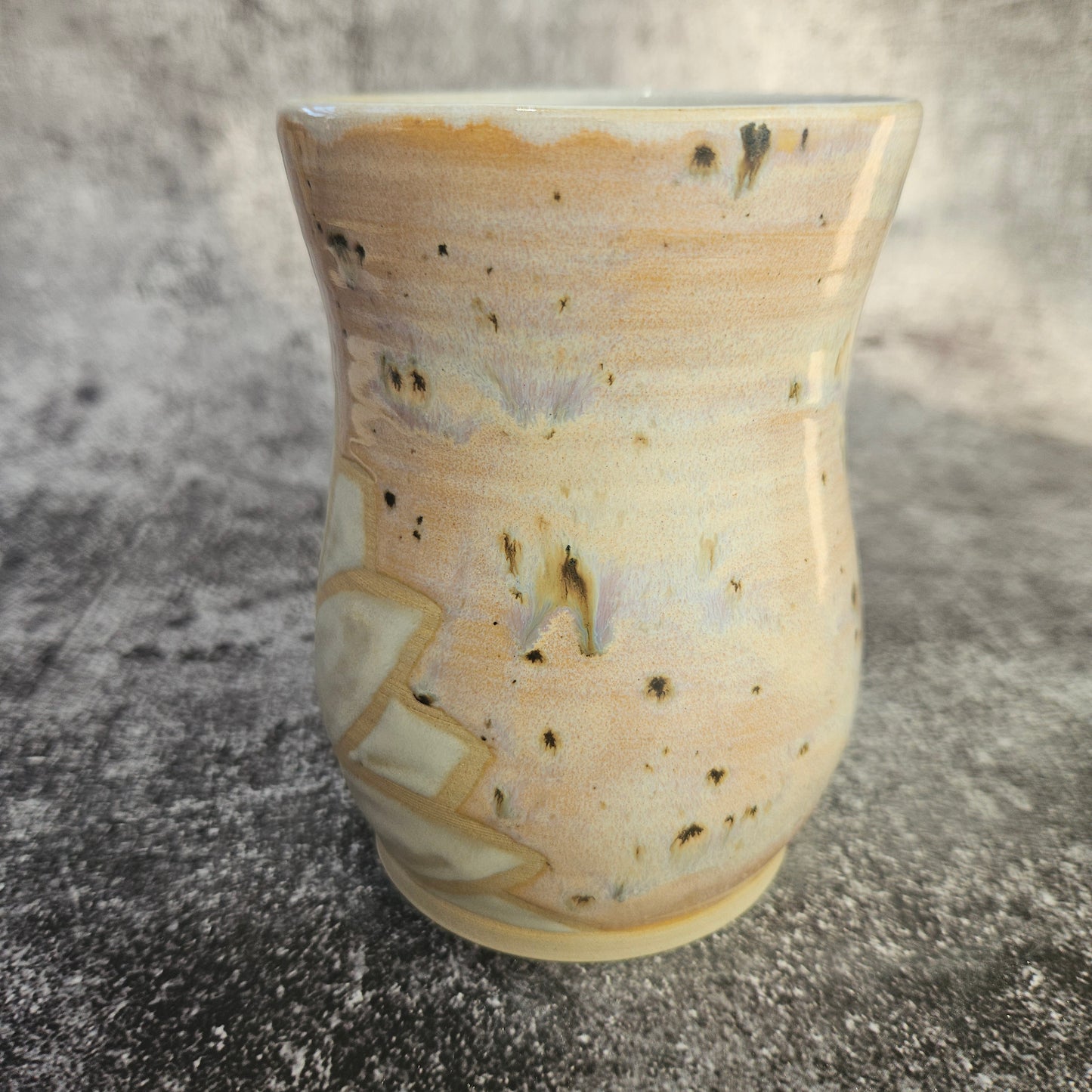 Peachy daisy mug