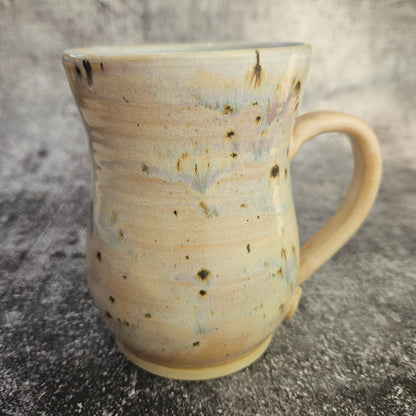 Peachy daisy mug