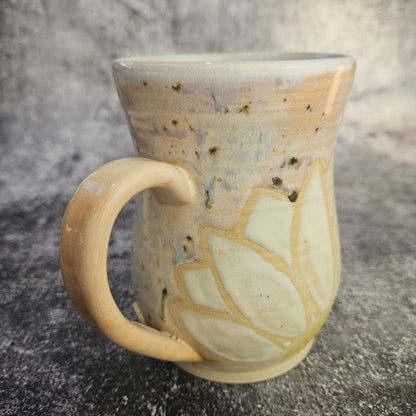 Peachy daisy mug