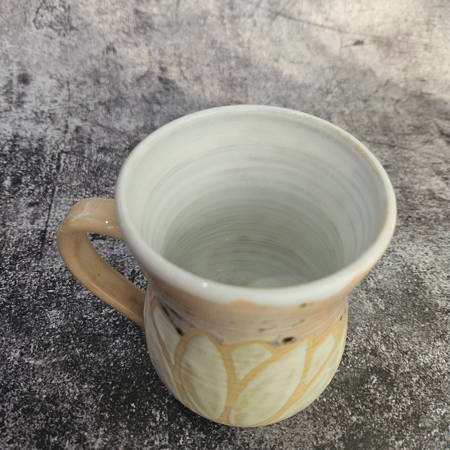 Peachy daisy mug