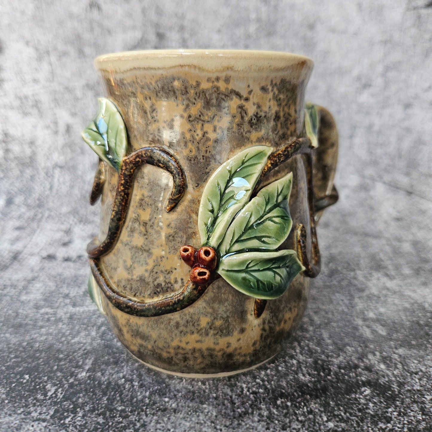 Woodland vines and berries mug