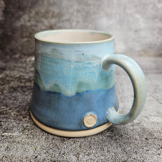 Short tankard mug, blue gradient
